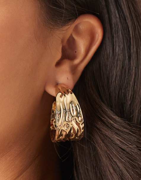 DesignB London - Oversized gesmolten gehamerde oorringen in goud - view 1