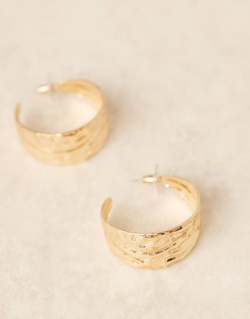 DesignB London oversized molten hammered hoop earrings in gold, 2 of 3
