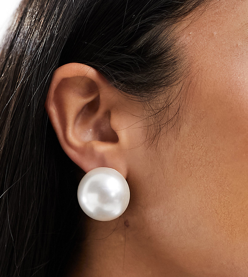 DesignB London oversized pearl stud earrings-White