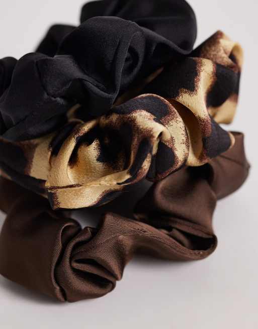 DesignB London pack of 3 hair scruncies in leopard neutrals, 2 of 3