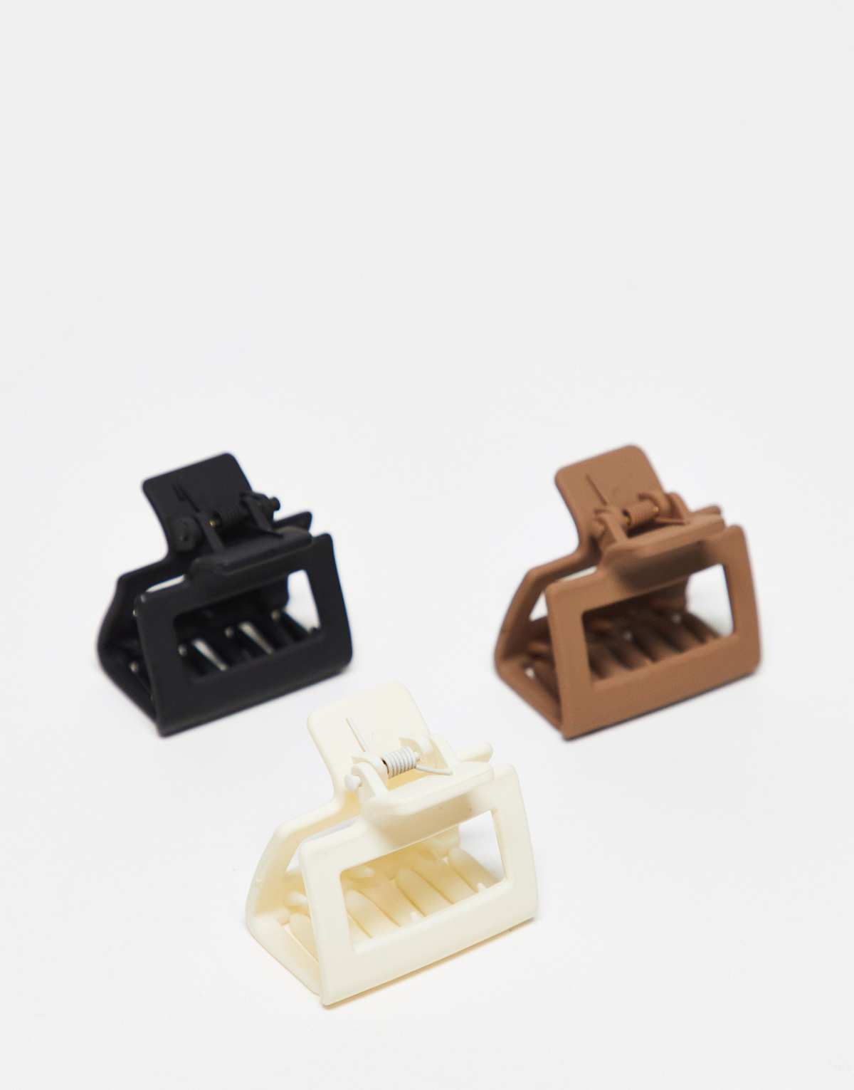 DesignB London pack of 3 small hair claw clips in matte neutral