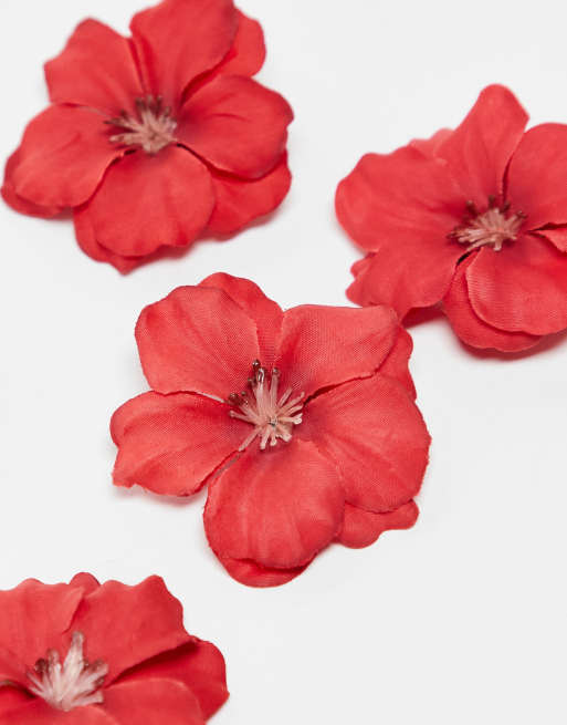 DesignB London pack of 4 flower hair clips in red , 2 of 4