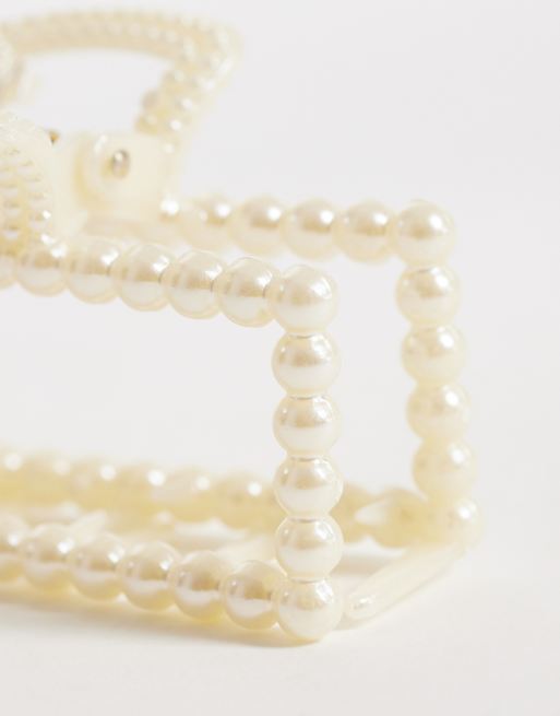 DesignB London pearl embellished hair claw clip in white, 2 of 3
