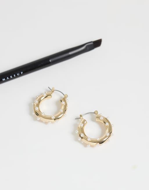 DesignB London pearl embellished hoop earrings in gold, 5 of 10