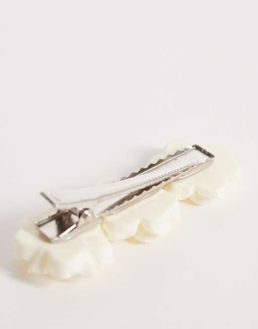 DesignB London pearl flower barette hair clip in white, 3 of 3