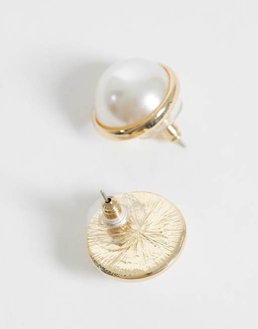 DesignB London pearl stud earrings in gold, 3 of 5