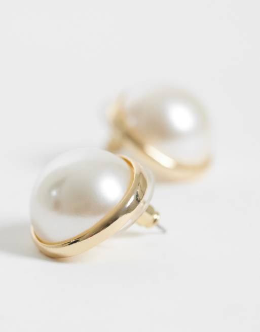 DesignB London pearl stud earrings in gold, 4 of 5