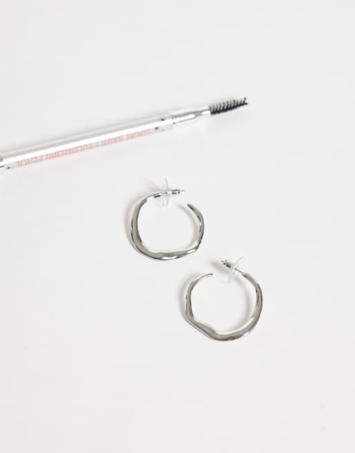 DesignB London - pendientes de aro escultóricos en plata, 2 de 4
