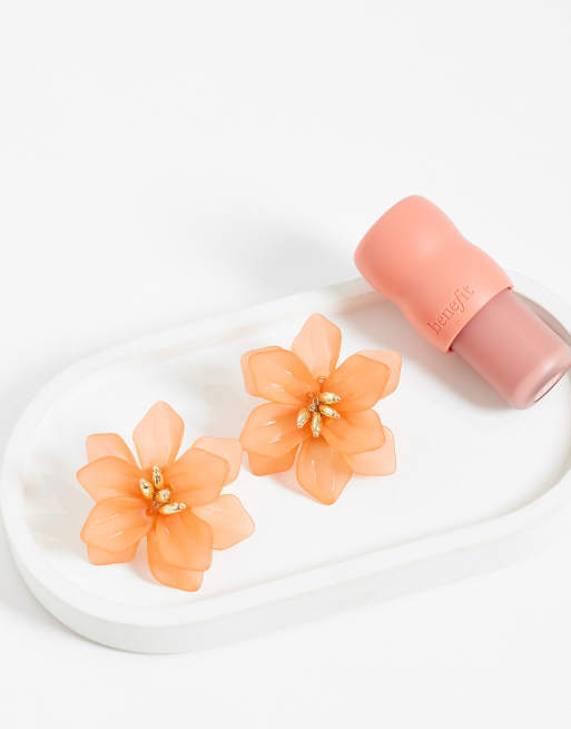 DesignB London - Pendientes rosa coral con diseño de flores, 2 de 4