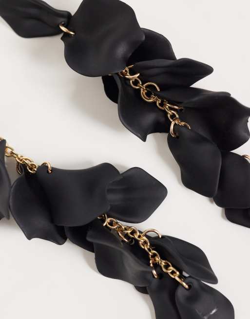 DesignB London petals drop earrings in black, 4 of 4