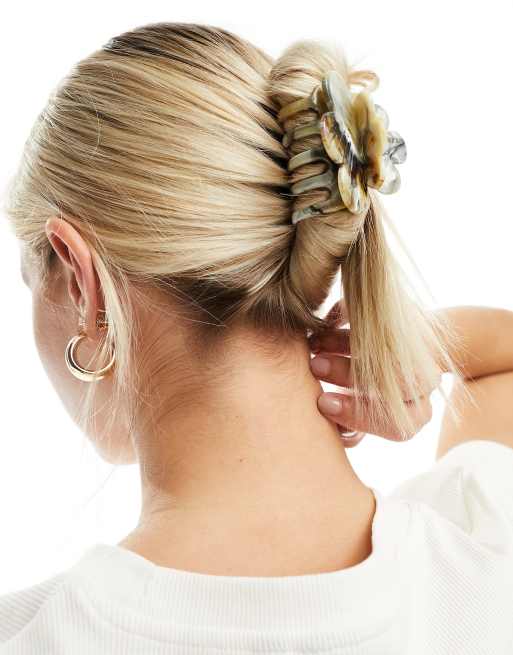 DesignB London - Pince à cheveux fleur en résine marbrée - Blanc 