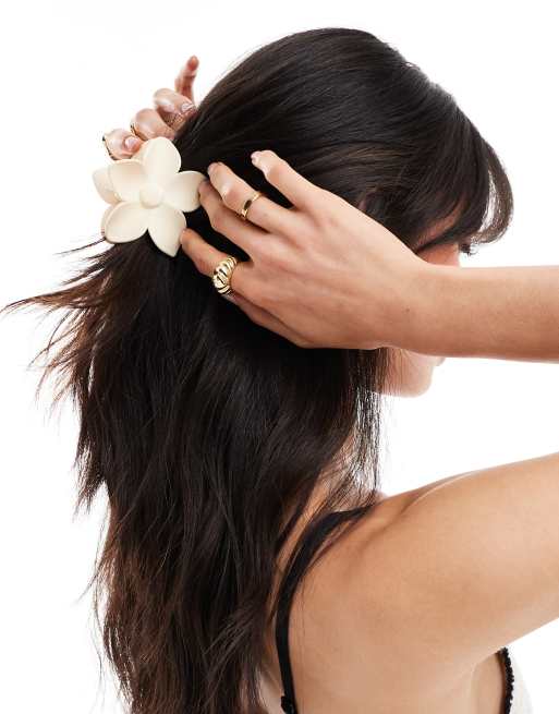 DesignB London - Pinza per capelli crema a fiore