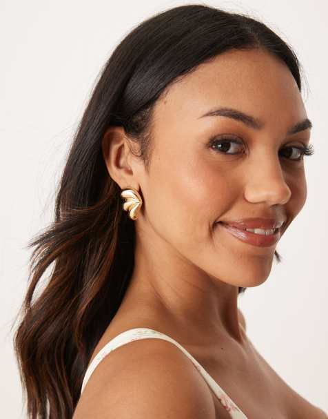 DesignB London pleated stud earrings in gold - view 1