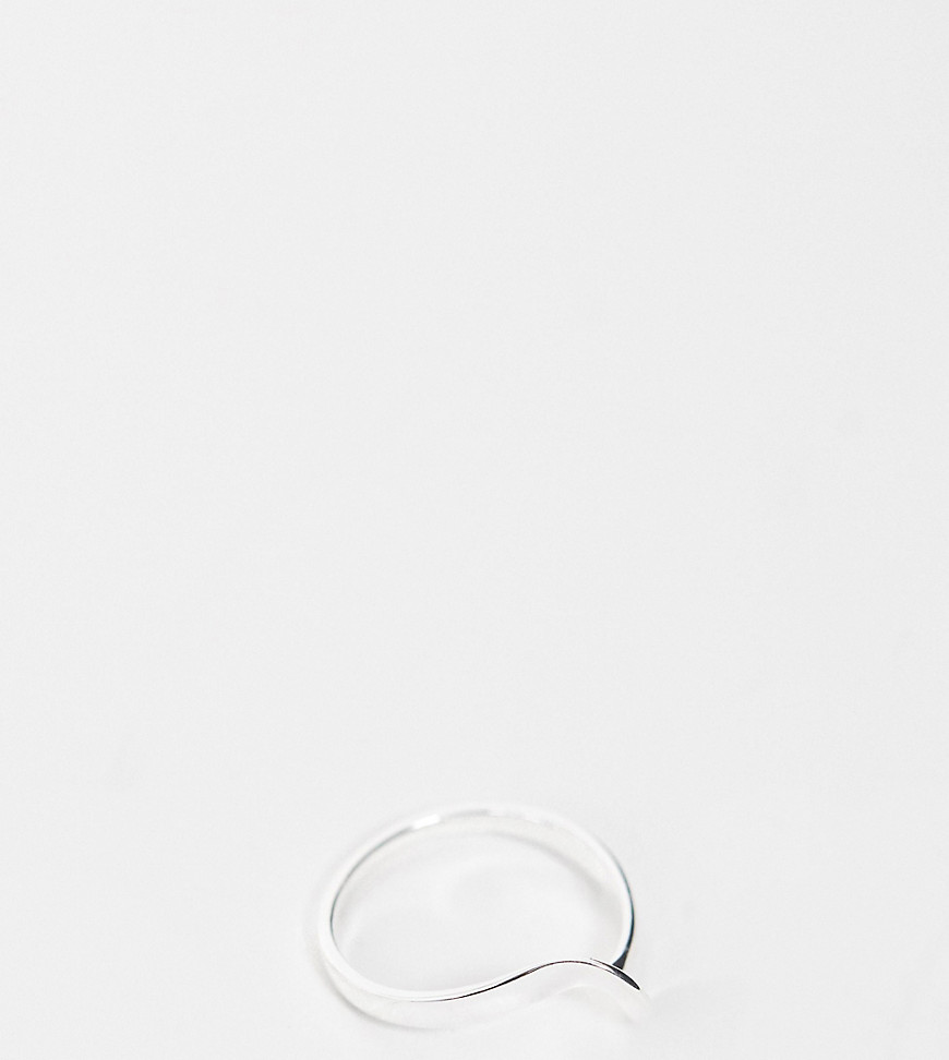 DesignB London – Ring i äkta silver med vågdesign