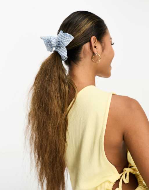DesignB London – Scrunchie-Haargummi mit hellblauen Vichy-Karos und kleiner Schleife , 2 von 4