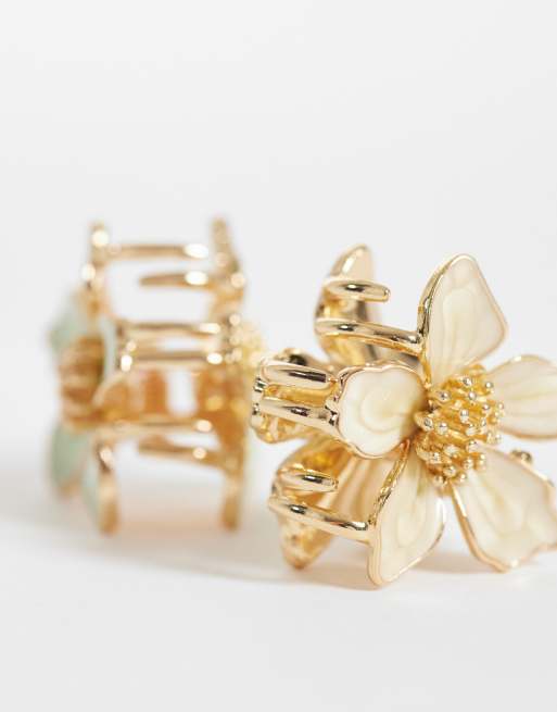 DesignB London - Set van 2 bloemvormige haarklemmen in groen en crème, 3 van 3
