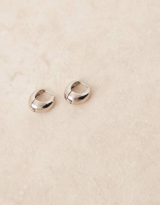 DesignB London – Silverfärgade, grova creoler, 2 av 3