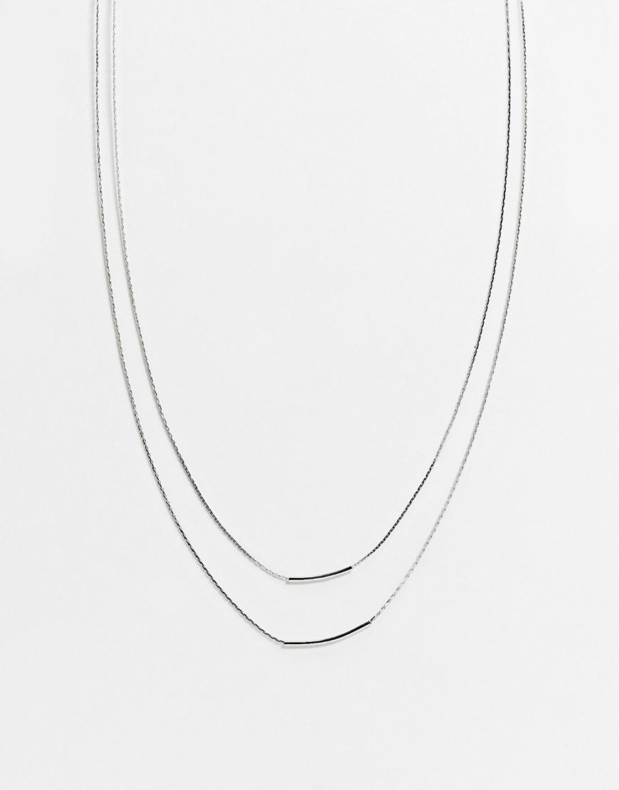 DesignB London – Silverfärgat halsband i flera rader med stavar