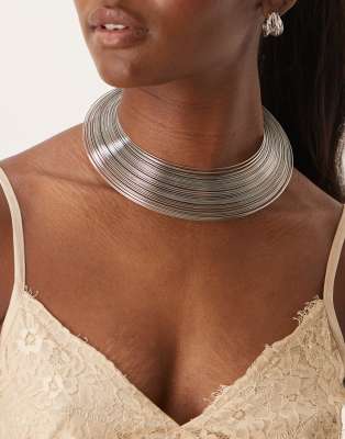 DesignB London – Silverfärgat halsband i statementstil med tråddesign - view 1