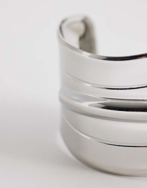 DesignB London - Sølvfarvet armbånd i statement-manchetdesign, 3 af 3
