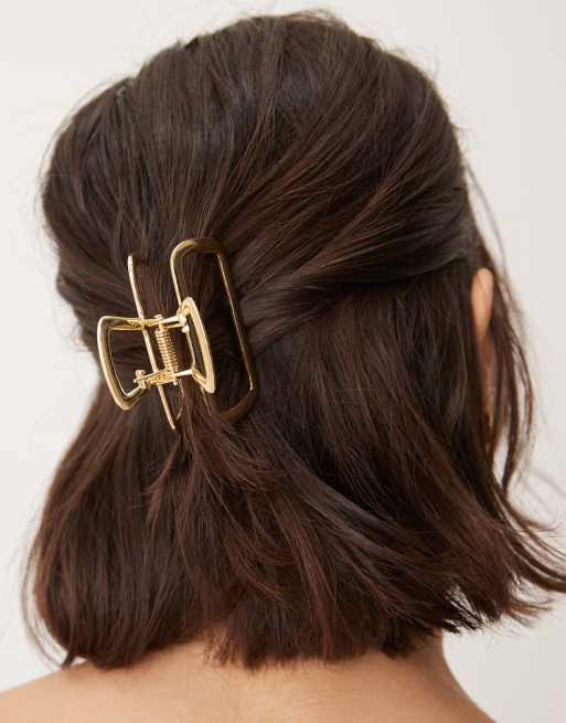 DesignB London small hair claw clip in gold tone, 2 of 3