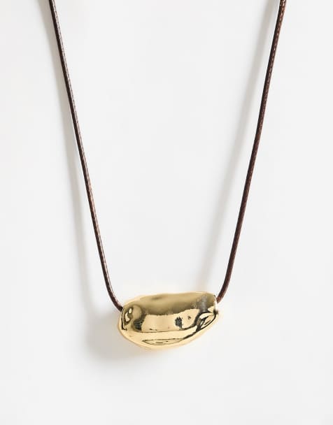 DesignB London snörhalsband med hängsmycke i smält metall i guld - view 1