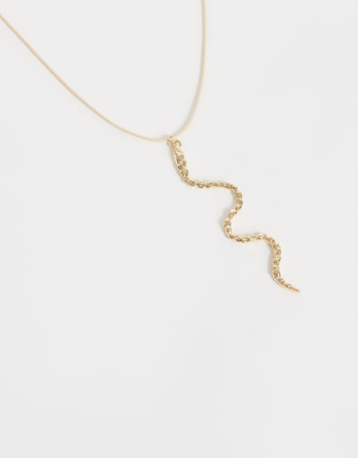 DesignB London snorhalskæde med hamret slangevedhæng i guld, 3 af 3
