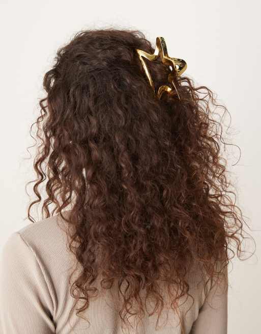 DesignB London star shaped hair claw clip in gold, 3 of 4