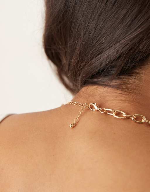 DesignB London statament heart pendant chain necklace in gold, 2 of 3