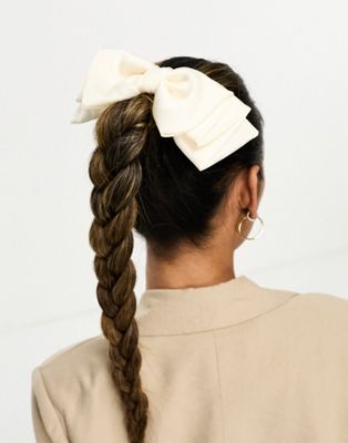 DesignB London statement bow hair clip in white