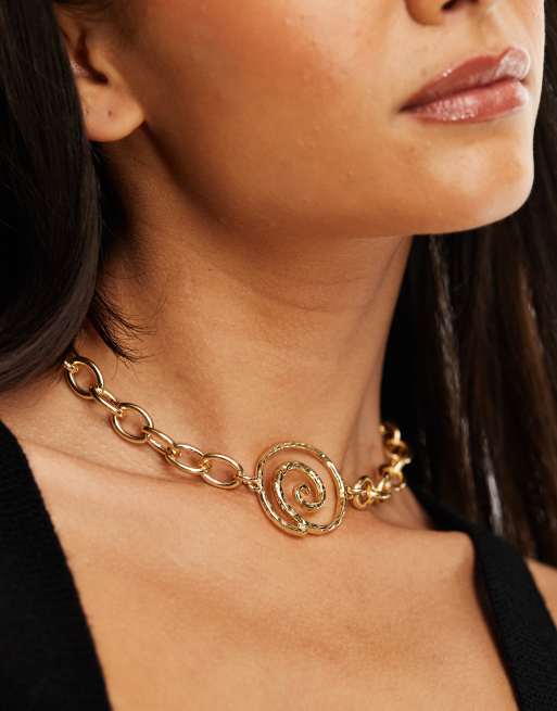 DesignB London - Statement choker ketting met spiraal in goudkleur 
