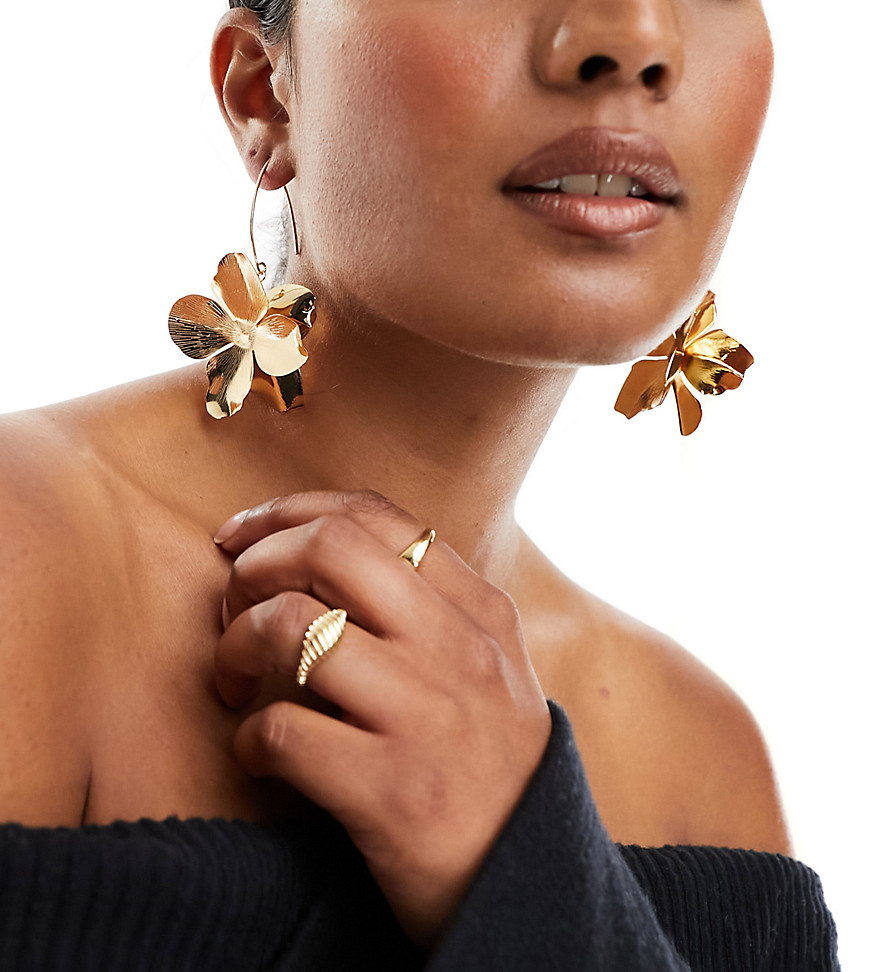 DesignB London statement flower earrings in gold