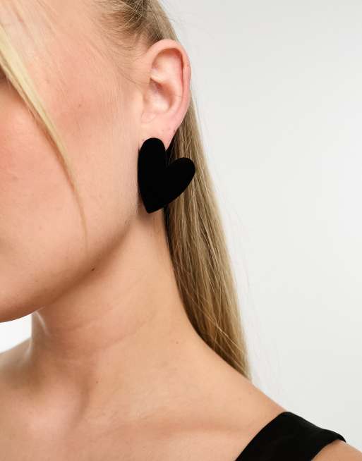 Black heart stud deals earrings