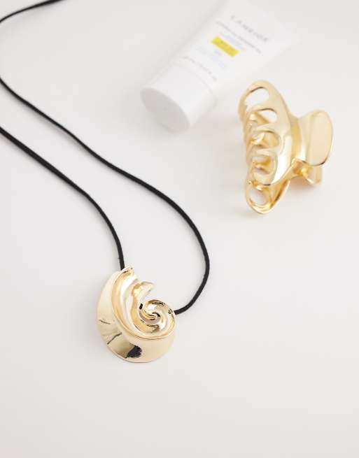 DesignB London - Statement ketting van koord met schelpen in goud, 2 van 4