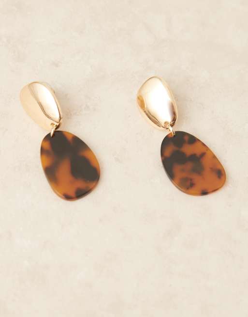 DesignB London - Statement oorhangers in goud en bruin tortoise, 2 van 3