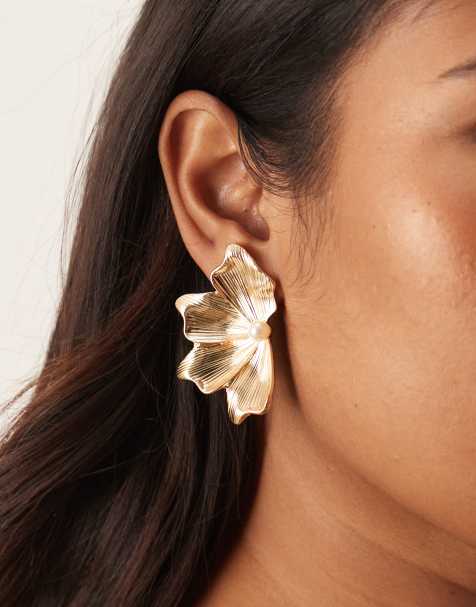 DesignB London statement pearl flower earrings in gold - view 1
