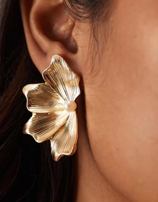 DesignB London statement pearl flower earrings in gold