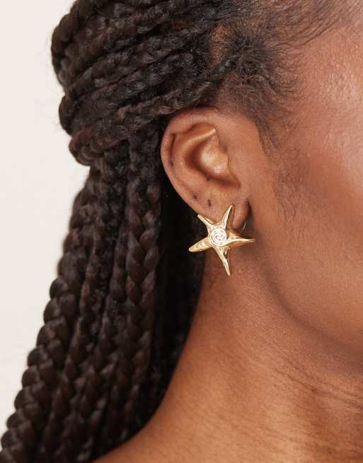 DesignB London - Statement zeester-oorbellen met textuur in goud