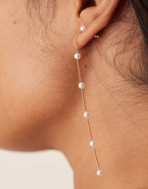 DesignB London stationed pearl drop earring in gold, 2 of 3