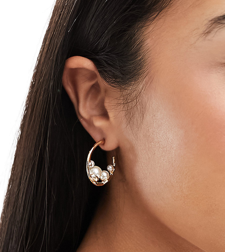 DesignB London stud hoop earrings with pearl detail in gold