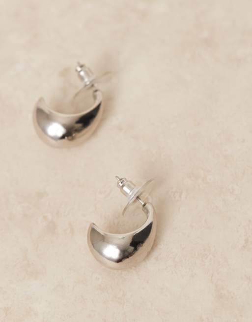 DesignB London teardrop stud earrings in silver, 2 of 3
