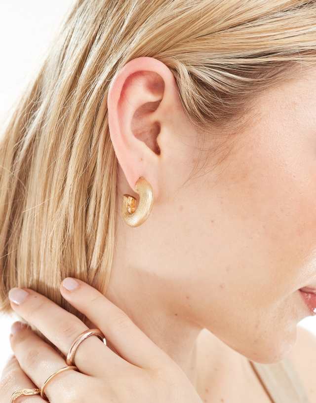 DesignB London - textured chunky hoop earrings in gold