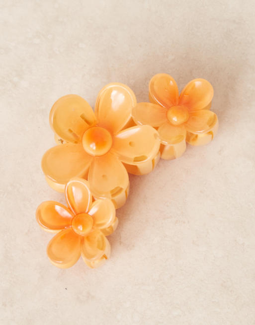 DesignB London triple  flower hair claw clip in orange, 3 of 3