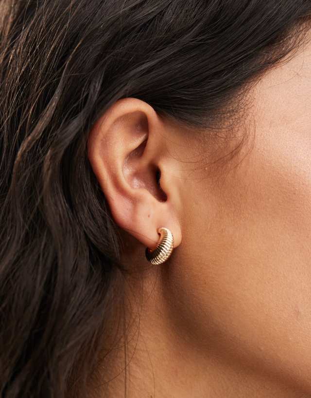 DesignB London - twisted mini hoop earrings in gold