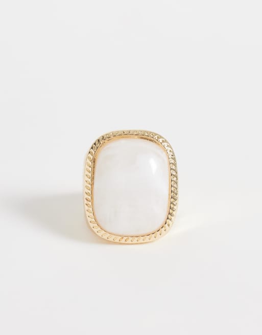DesignB London vintage inspired resin ring in gold, 2 of 3