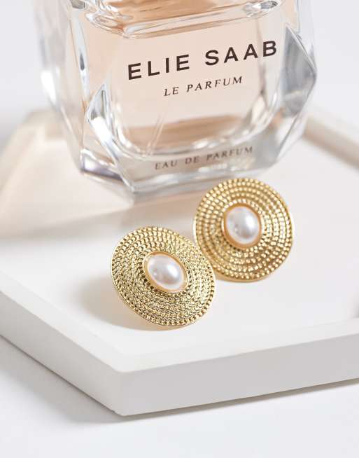 DesignB London vintage inspired stud earrings with  pearl detail in gold, 2 of 4