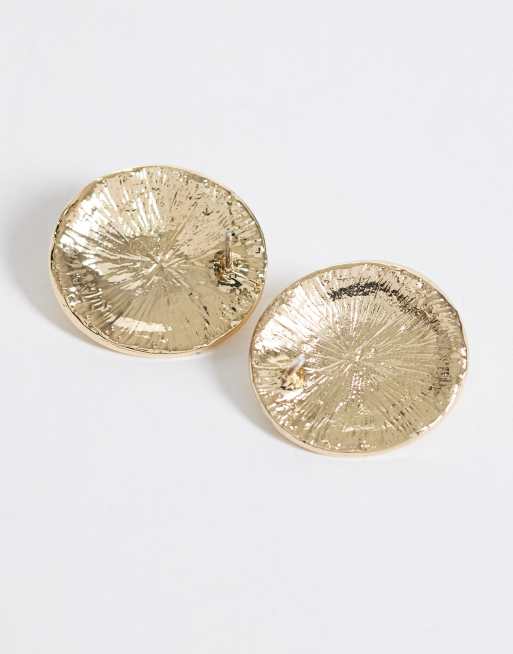 DesignB London vintage inspired stud earrings with  pearl detail in gold, 4 of 4