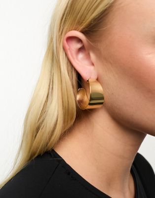 DesignB London wide curve hoop earrings in gold