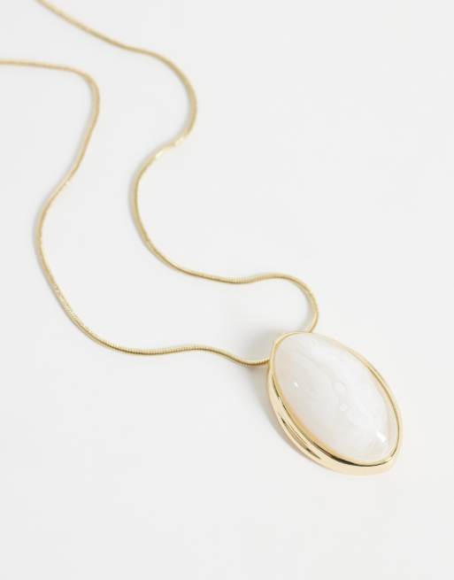 DesignB London witte hangerketting van hars in goud, 4 van 4