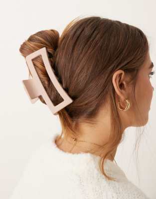 DesignB London XL hair claw in blush pink